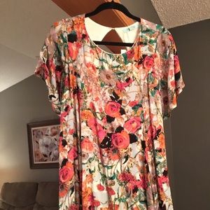 She + Sky Floral Open Back Tunic